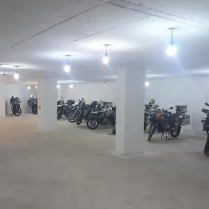 فندق بيتي إليتا, شكودر